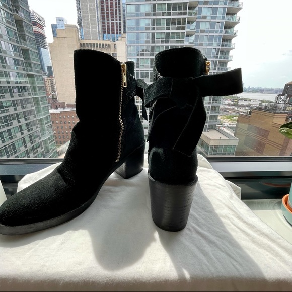 🎉🖤Black Ugg Booties - Picture 2 of 6